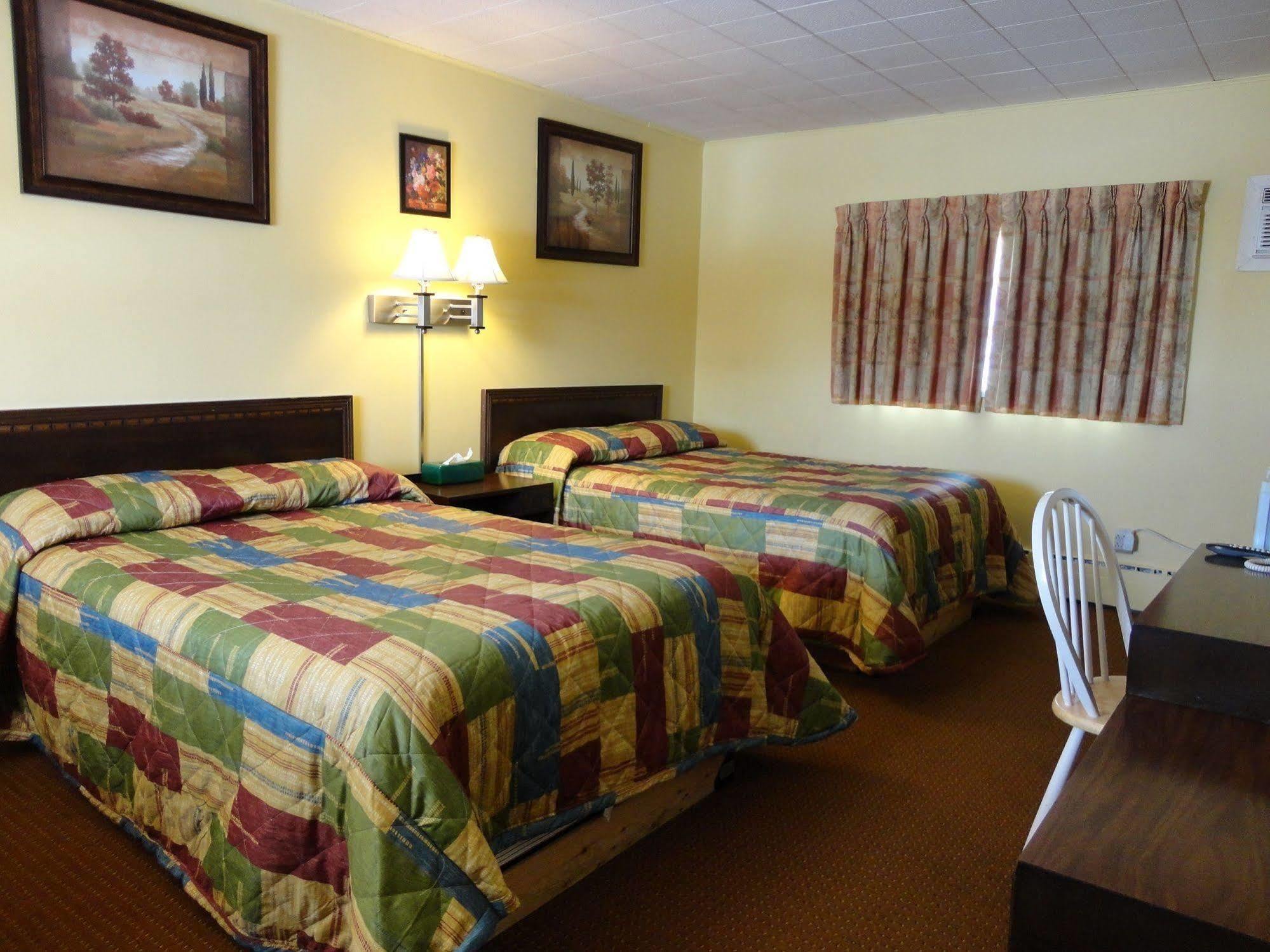 Hillside Inn Pembroke Eksteriør billede
