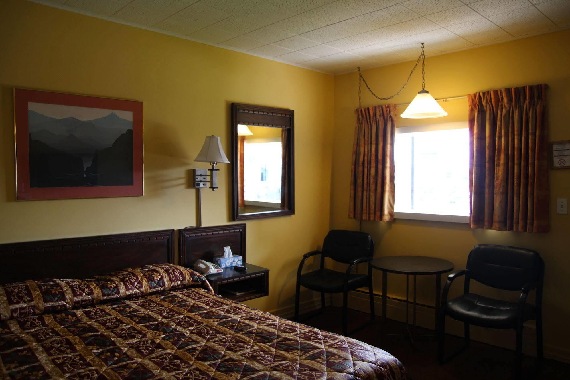 Hillside Inn Pembroke Eksteriør billede